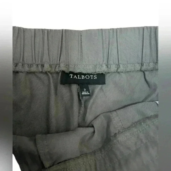 Talbots Army Green‎ Cuffed Capris, size 2 - Picture 4 of 4